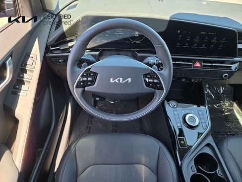 Certified 2024 Kia Niro Wind FWD image 13