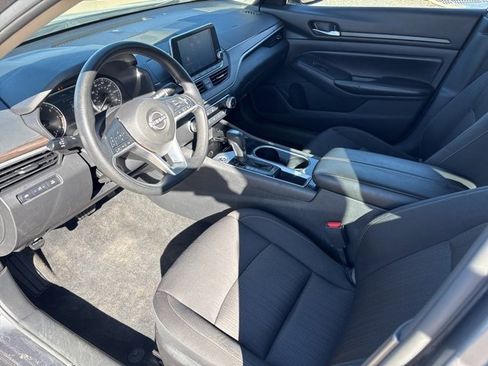 Used 2024 Nissan Altima 2.5 SV image 12
