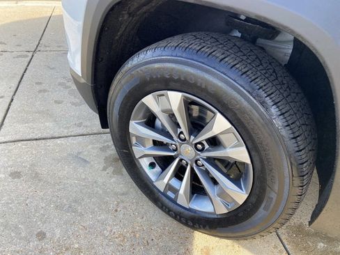 Used 2025 Chevrolet Equinox LT image 24