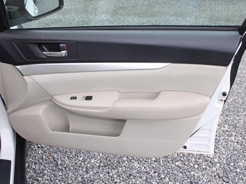 Used 2011 Subaru Outback 2.5i Premium AWD/4WD image 20