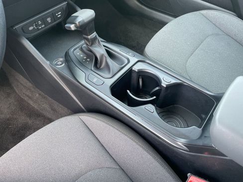 Used 2025 Kia K4 LXS image 40