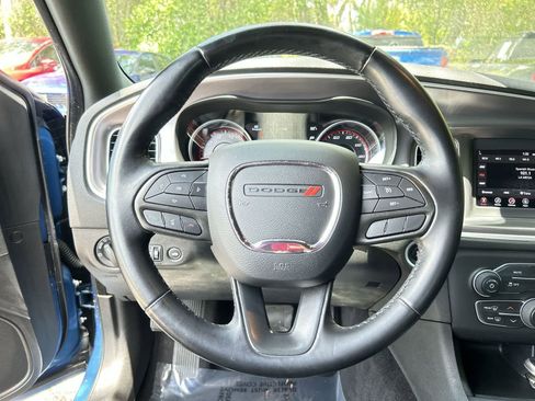 Used 2020 Dodge Charger SXT RWD image 16