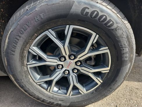 Used 2025 GMC Acadia AT4 AWD/4WD image 10