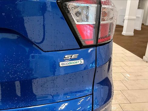 Used 2018 Ford Escape SE FWD image 9