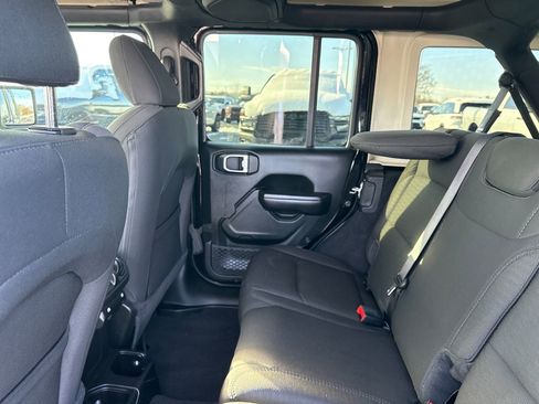 Used 2020 Jeep Wrangler Unlimited Willys image 14