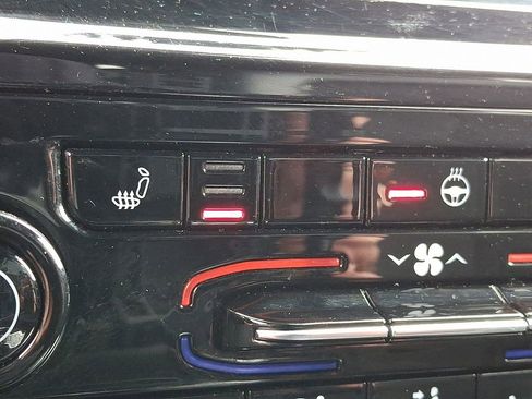 Used 2024 Jeep Grand Cherokee L Laredo image 25