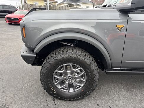 New 2025 Ford Bronco Badlands image 9