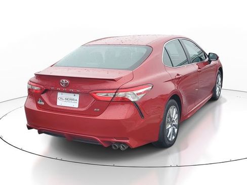 Used 2020 Toyota Camry SE image 4