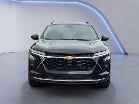 Certified 2025 Chevrolet Trax LT w/ LT Convenience Package FWD image 8