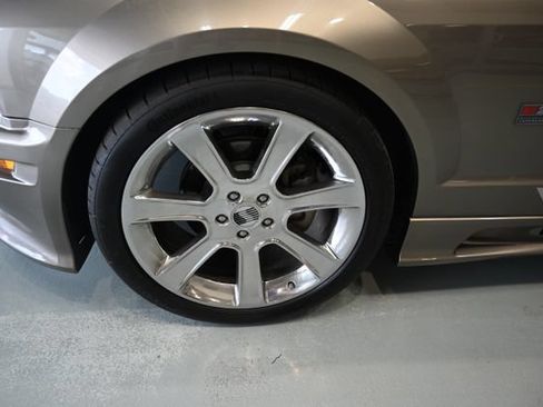 Used 2005 Ford Mustang GT Premium RWD image 26