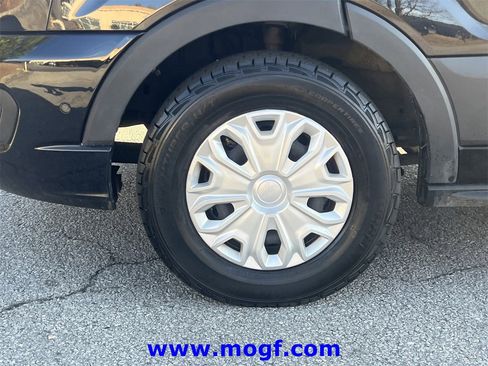 Used 2023 Ford Transit 350 XLT image 31