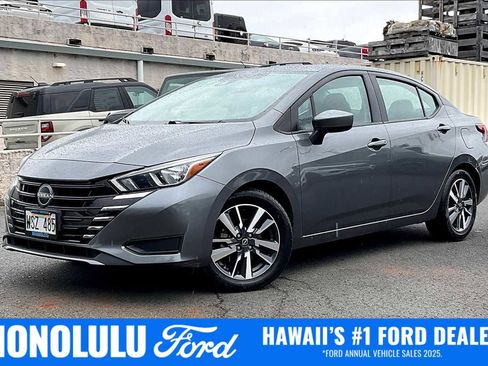 Used 2023 Nissan Versa SV image 1