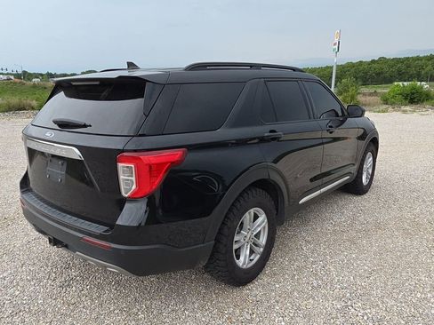 Used 2022 Ford Explorer XLT w/ Equipment Group 202A AWD/4WD image 6