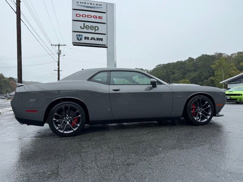Used 2023 Dodge Challenger R/T w/ Performance Handling Group image 2