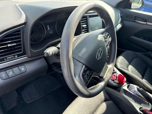 Used 2018 Hyundai Elantra SEL FWD image 16