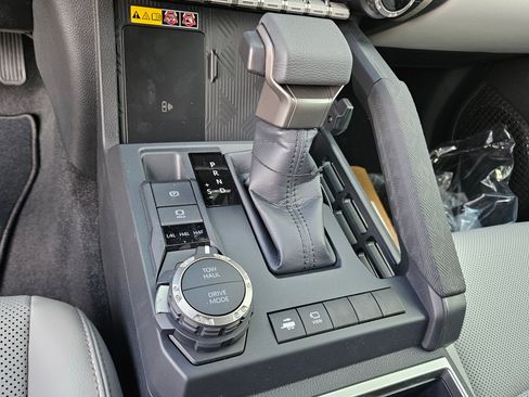 New 2026 Toyota Tacoma Limited AWD/4WD image 16