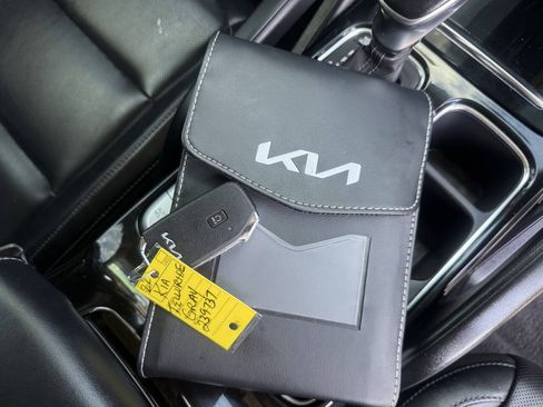 Used 2022 Kia Telluride S FWD image 29