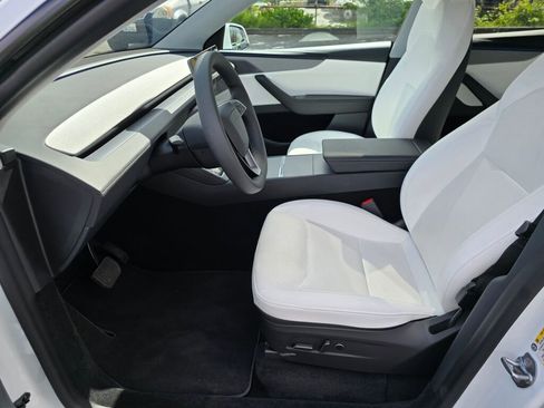 Used 2026 Tesla Model Y 2WD image 21