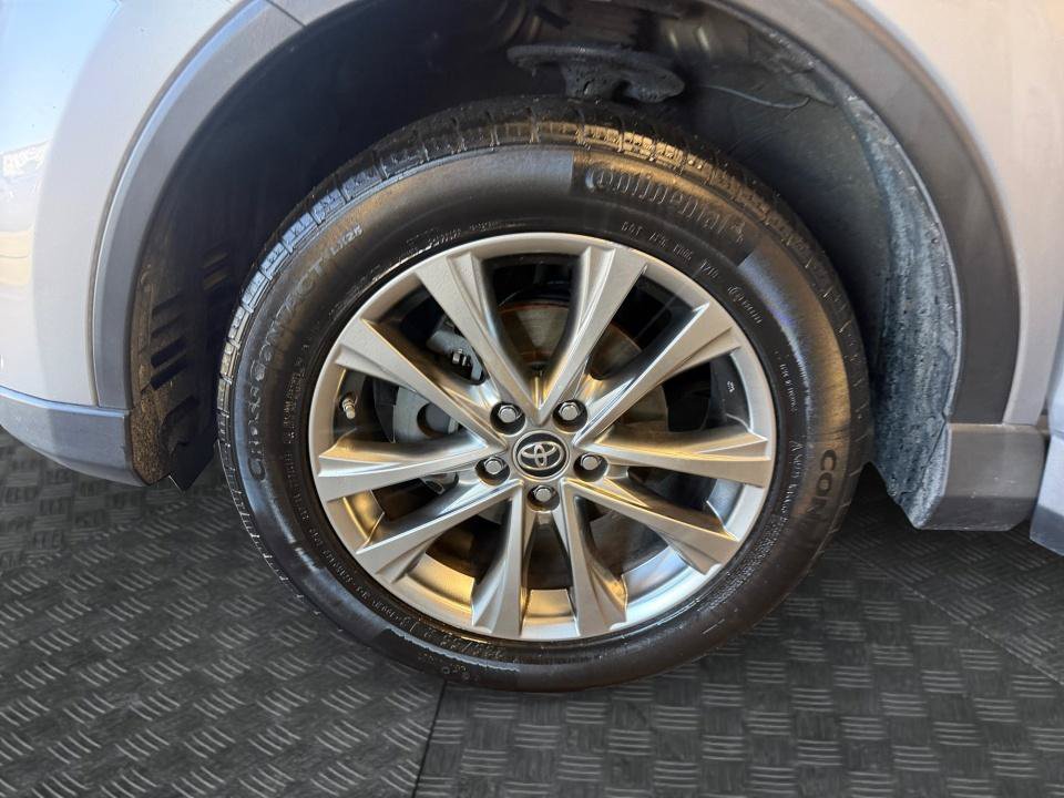 Certified 2017 Toyota RAV4 Limited w/ Carpet Mat Package AWD/4WD image 31