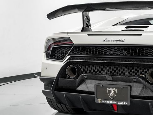 Used 2018 Lamborghini Huracan Performante AWD/4WD image 48
