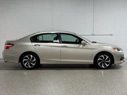 Used 2017 Honda Accord EX-L image 5