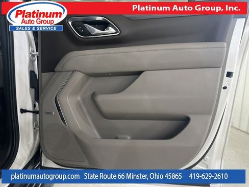 Used 2023 GMC Yukon XL SLT image 49