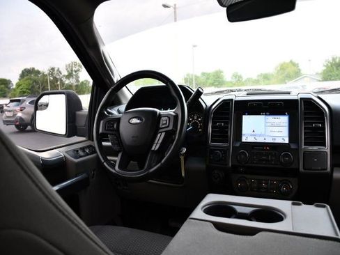 Used 2018 Ford F150 XLT w/ Equipment Group 302A Luxury AWD/4WD image 19