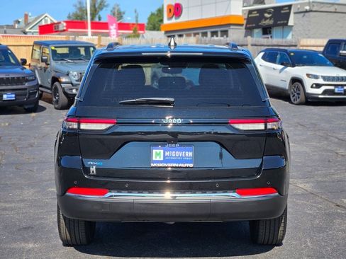 Used 2023 Jeep Grand Cherokee 4WD 4xe image 4