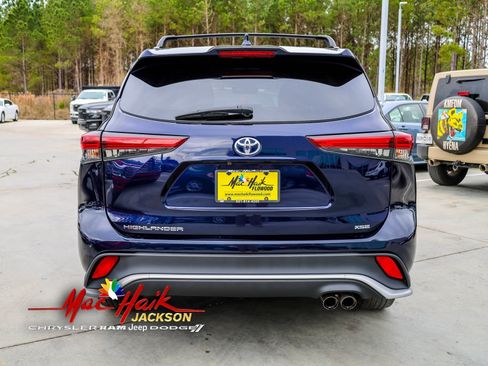 Used 2022 Toyota Highlander XSE image 8