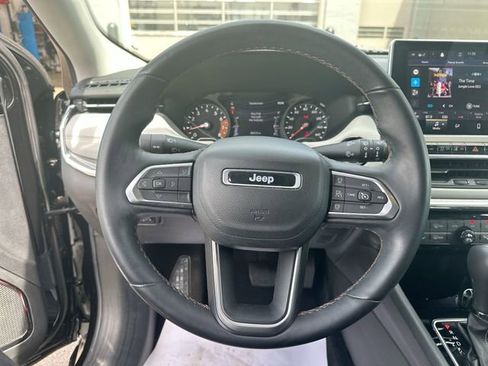 Used 2022 Jeep Compass Limited AWD/4WD image 16