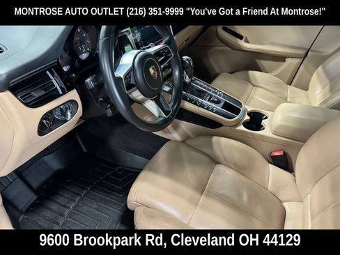 Used 2020 Porsche Macan AWD/4WD image 16
