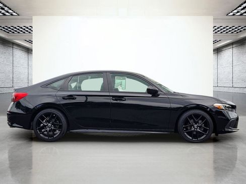 Used 2023 Honda Civic Sport image 5