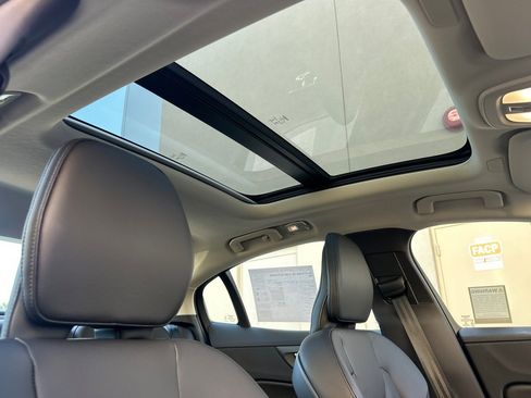 Used 2023 Volvo S60 T8 Core image 17