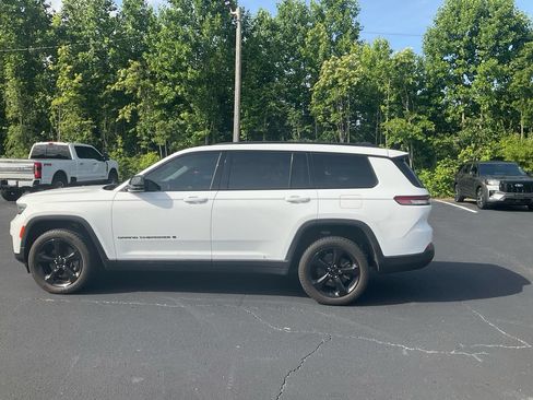 Used 2022 Jeep Grand Cherokee L Limited w/ Black Appearance Package RWD image 8