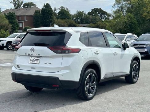 Used 2024 Nissan Rogue SV AWD/4WD image 7