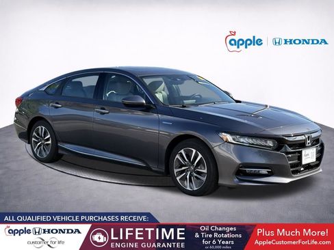 Used 2018 Honda Accord Touring image 1