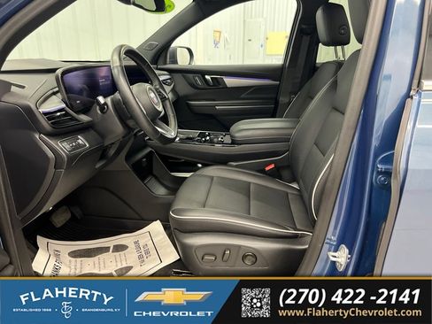 Used 2025 Buick Enclave Preferred w/ Power Package FWD image 9