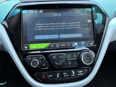 Used 2021 Chevrolet Bolt Premier w/ Infotainment Package FWD image 27