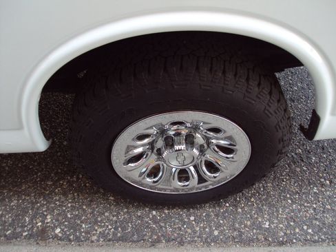 Used 2014 Chevrolet Express 1500 LS image 27