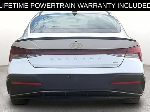Used 2025 Hyundai Elantra SEL FWD image 5