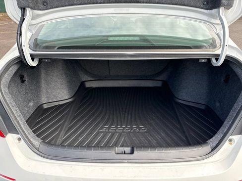 Used 2018 Honda Accord Touring image 23