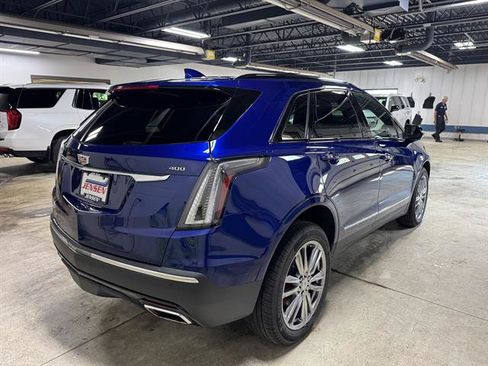 Certified 2026 Cadillac XT5 Sportv w/ LPO, Floor Liner Package AWD/4WD image 4