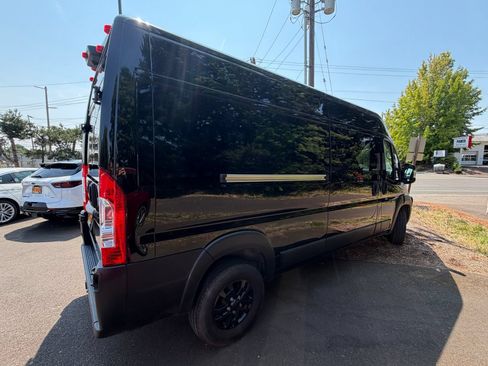 Used 2023 RAM ProMaster 2500 w/ Safety Group FWD image 3