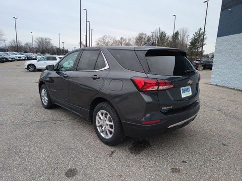 Used 2023 Chevrolet Equinox LT w/ Driver Convenience Package image 3