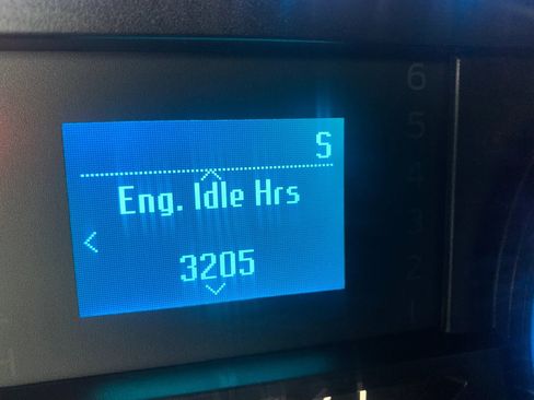 Used 2017 Ford F550 4x4 Regular Cab Super Duty image 13