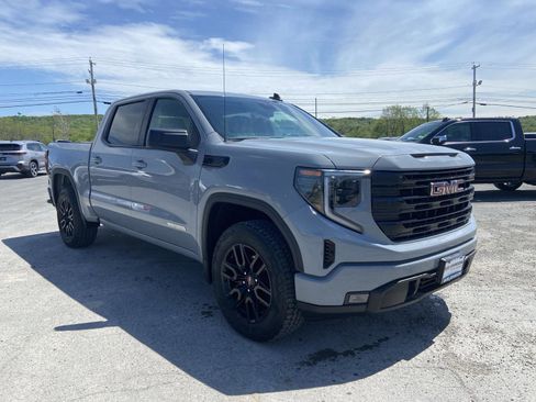 Used 2024 GMC Sierra 1500 Elevation AWD/4WD image 1