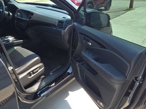 Used 2024 Honda Ridgeline Black Edition image 28