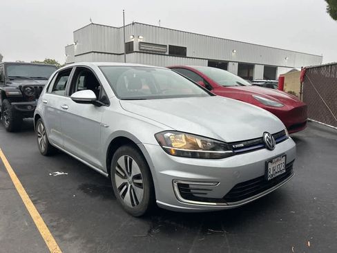 Used 2019 Volkswagen e-Golf SE w/ Driver Assistance Package image 2