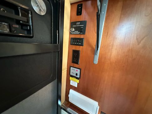 Used 2006 Ford E-450 and Econoline 450 280 Ford E450 image 44