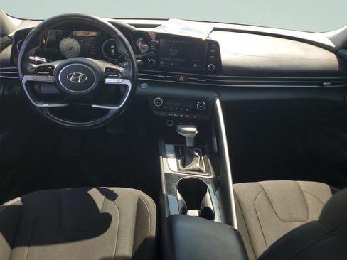 Certified 2021 Hyundai Elantra SEL w/ Convenience + Premium Package FWD image 11